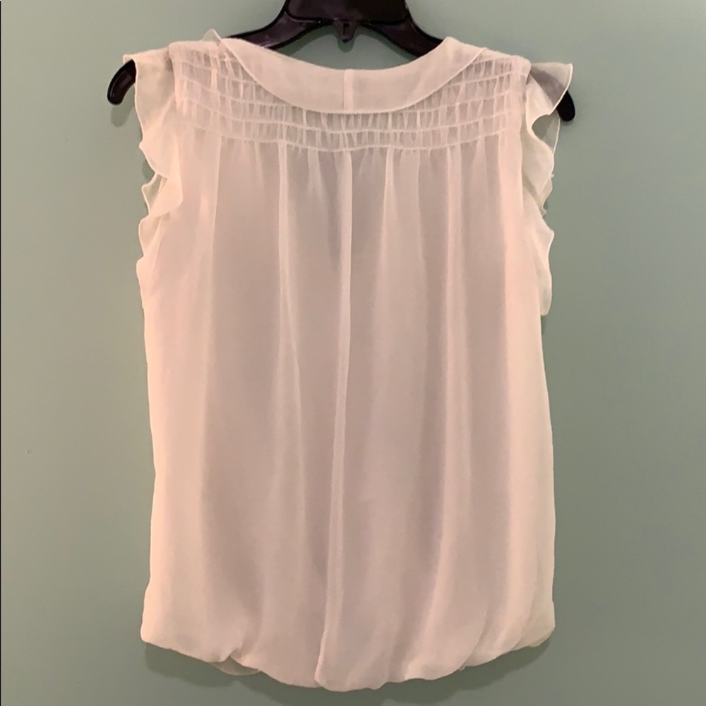 White blouse - Picture 4 of 4
